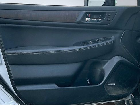 Used 2017 Subaru Outback 2.5i Limited AWD/4WD image 16