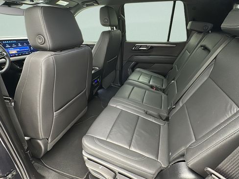 Used 2025 Chevrolet Tahoe Z71 AWD/4WD image 10