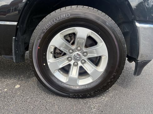 Used 2024 RAM 1500 Laramie AWD/4WD image 7