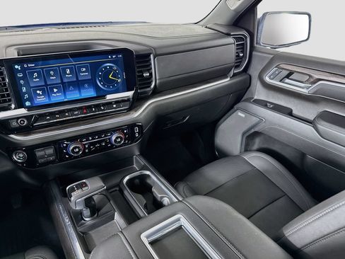 Used 2022 Chevrolet Silverado 1500 LTZ AWD/4WD image 23
