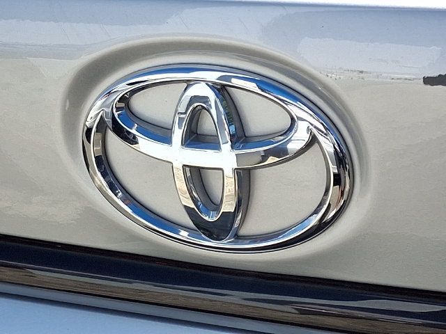 Used 2024 Toyota Corolla LE FWD image 8