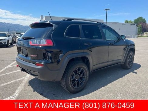 Used 2021 Jeep Cherokee Trailhawk w/ Technology Group AWD/4WD image 3