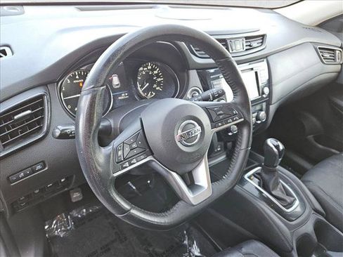 Used 2018 Nissan Rogue SL image 11