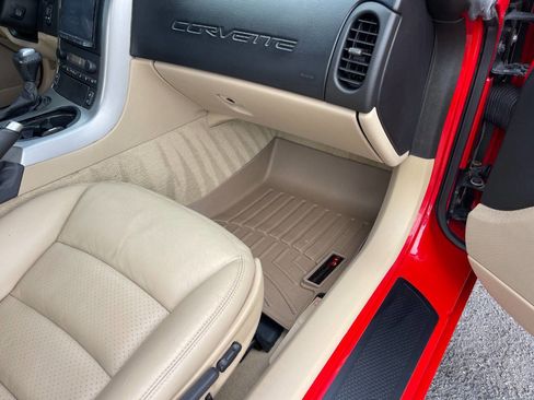 Used 2005 Chevrolet Corvette Coupe w/ Preferred Equipment Group RWD image 25