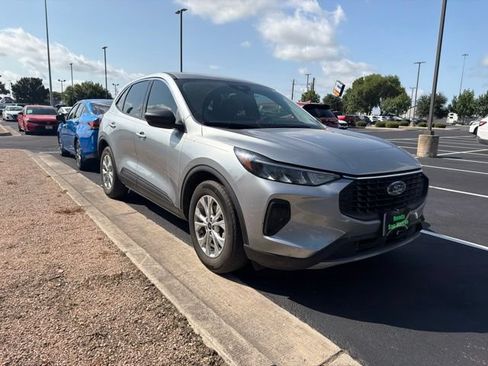 Used 2023 Ford Escape Active FWD image 3