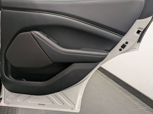 Used 2022 Ford Mustang Mach-E Select image 25