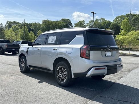 New 2025 Nissan Armada SL w/ Captain's Chari Seat Package image 6