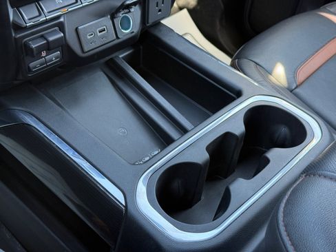 Used 2022 GMC Sierra 2500 AT4 w/ AT4 Preferred Package image 18