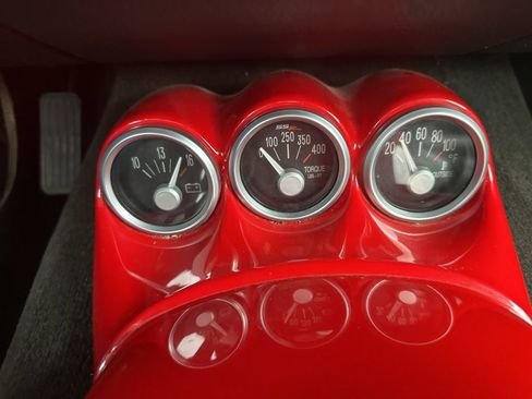 Used 2005 Chevrolet SSR w/ Preferred Equipment Group image 15