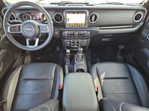 Used 2023 Jeep Wrangler Sahara image 15