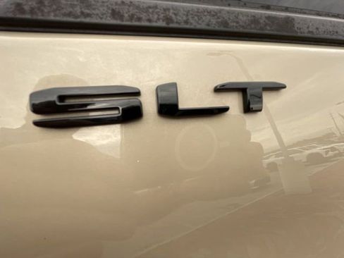 Used 2023 GMC Terrain SLT w/ Infotainment Package II image 34