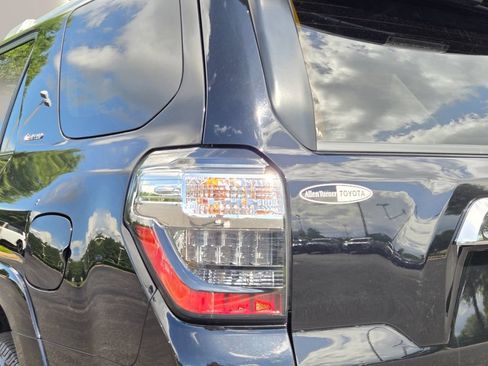 Used 2023 Toyota 4Runner Limited RWD image 10