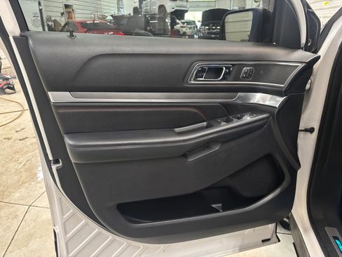 Used 2019 Ford Explorer Sport w/ Equipment Group 401A AWD/4WD image 11