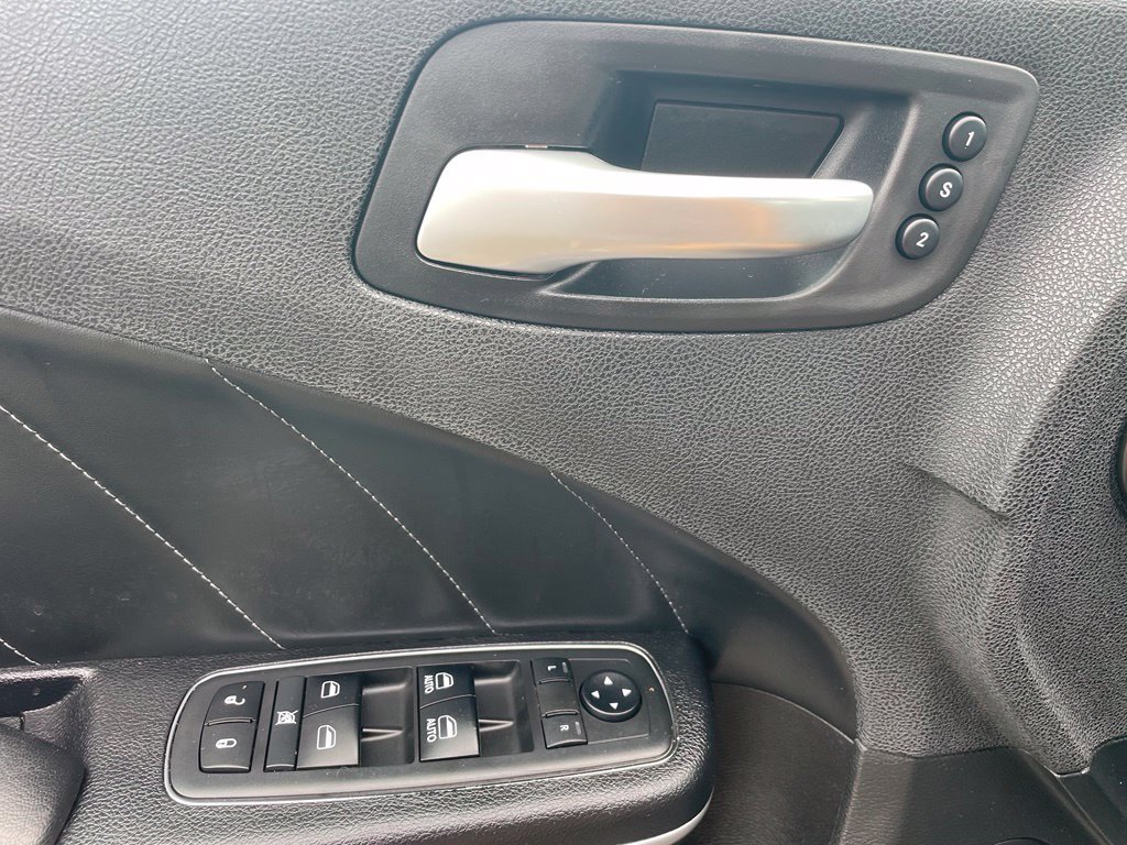 Used 2018 Dodge Charger R/T w/ Plus Group RWD image 29