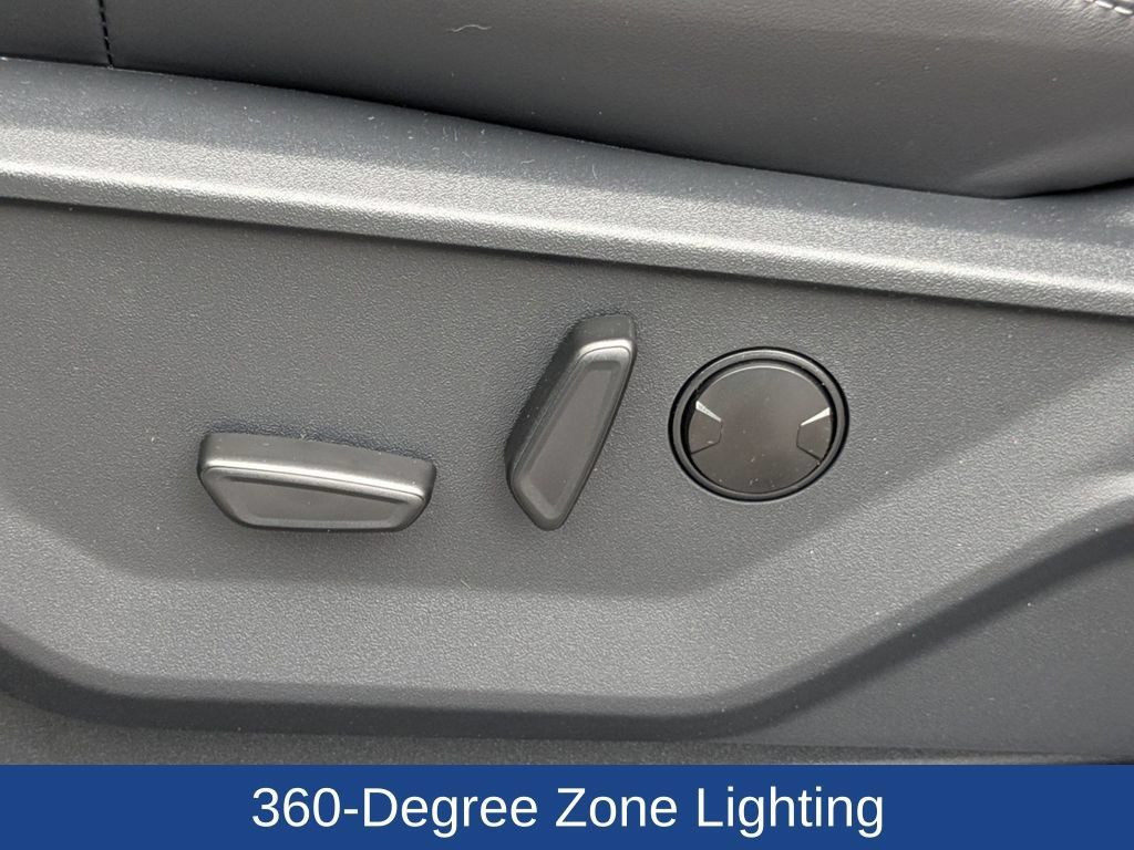 Used 2025 Ford Expedition Platinum w/ Stealth Performance Package AWD/4WD image 15
