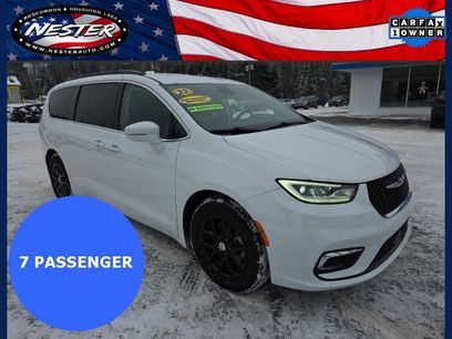 Used 2022 Chrysler Pacifica Touring-L