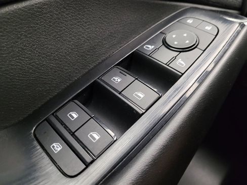 Used 2023 Nissan Rogue S image 27