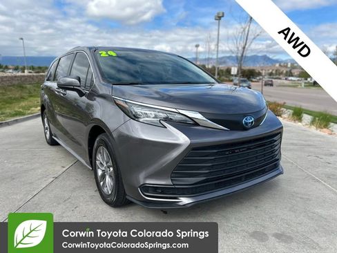 Used 2024 Toyota Sienna LE w/ LE Plus Package AWD/4WD image 1