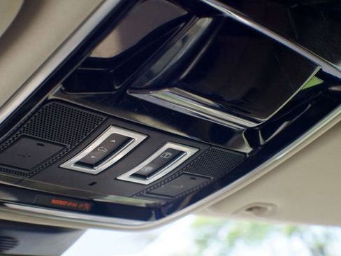 Used 2017 Land Rover Range Rover Sport HSE image 43