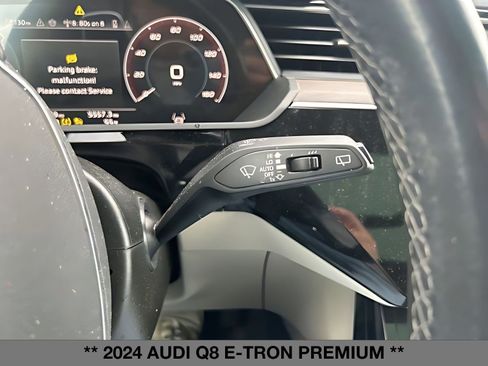 Used 2024 Audi Q8 e-tron Premium image 28