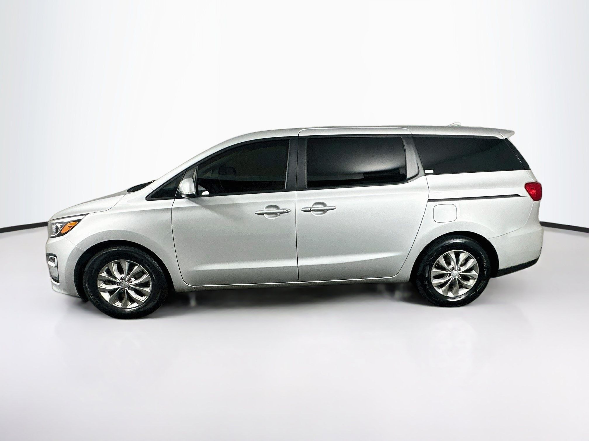 Used 2020 Kia Sedona LX FWD image 4
