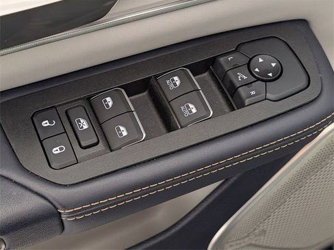 Used 2025 RAM 1500 Tungsten image 12