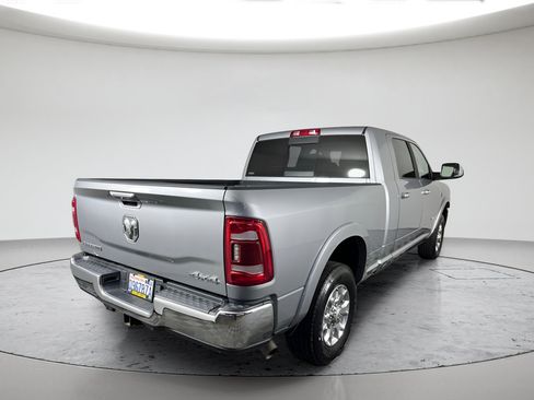 Used 2022 RAM 3500 Laramie AWD/4WD image 3