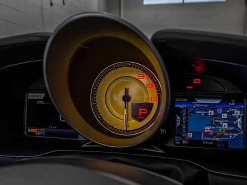 Certified 2022 Ferrari F8 Tributo image 23