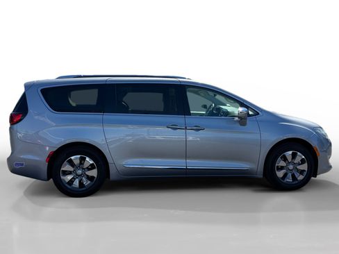 Used 2018 Chrysler Pacifica Limited w/ Advanced Safetytec Group FWD image 6