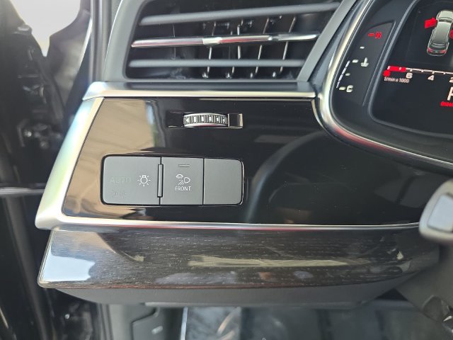 Used 2025 Audi Q7 3.0T Premium Plus AWD/4WD image 38