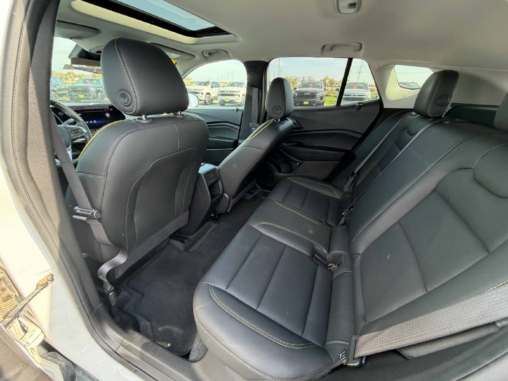 Used 2024 Chevrolet Trax ACTIV w/ Sunroof Package FWD image 19