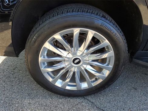 Used 2022 Cadillac Escalade Luxury image 7