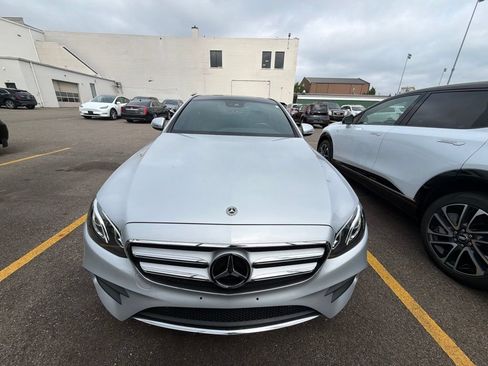Used 2018 Mercedes-Benz E 300 4MATIC image 2