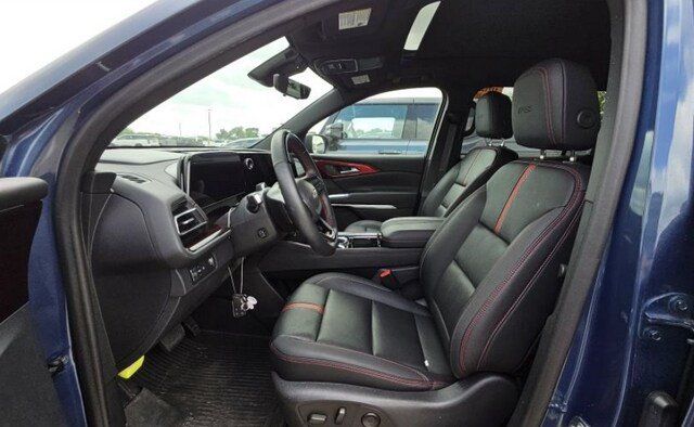 Used 2024 Chevrolet Traverse RS w/ LPO, Floor Liner Package FWD image 7