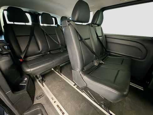 Used 2018 Mercedes-Benz Metris Passenger image 16