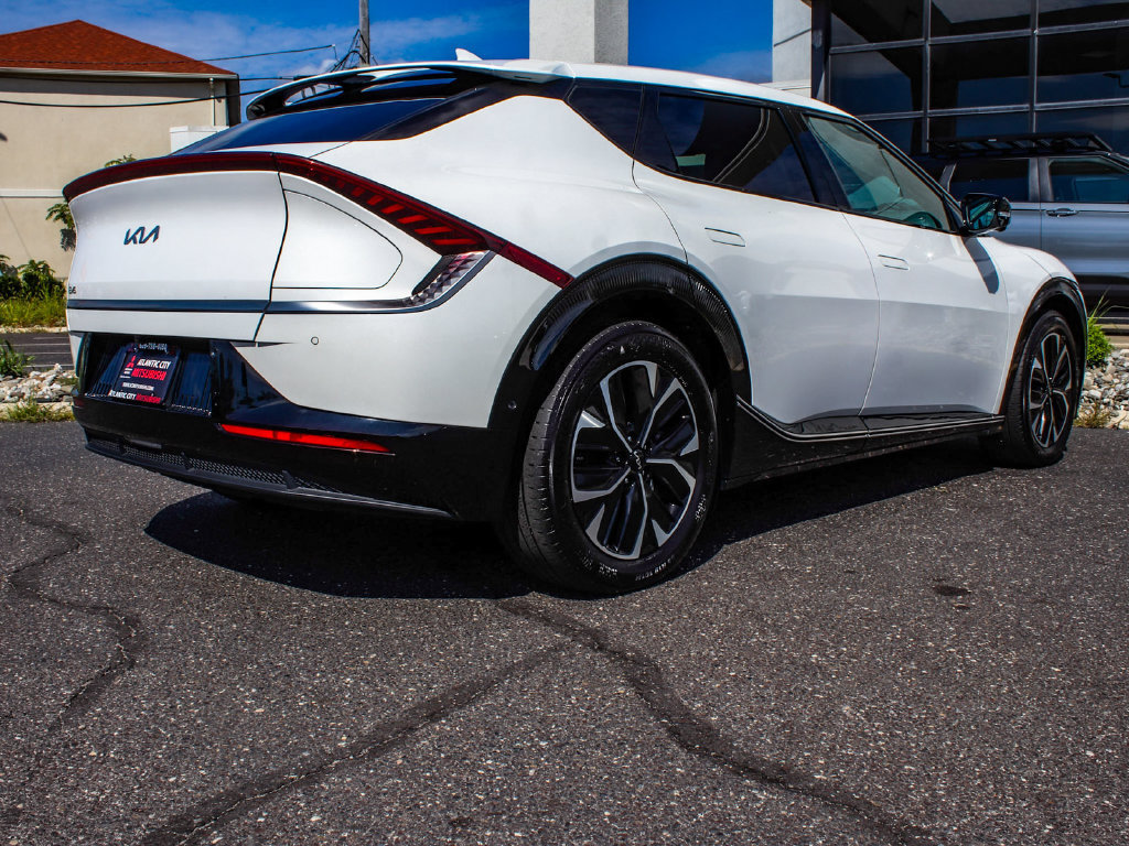 Used 2023 Kia EV6 Wind w/ Wind Technology Package AWD/4WD image 6