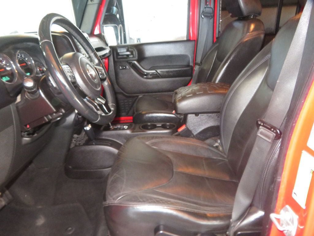 Used 2015 Jeep Wrangler Unlimited Sahara AWD/4WD image 17