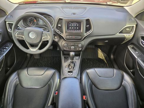 Used 2020 Jeep Cherokee Latitude Plus image 13