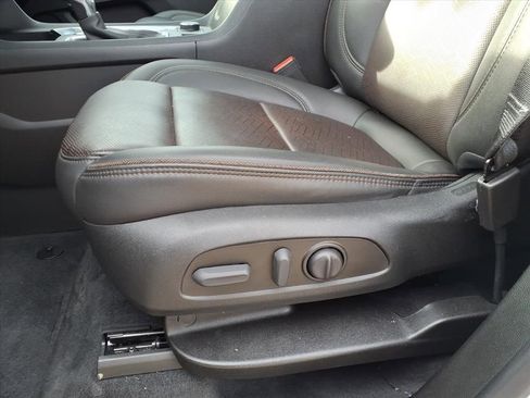 Used 2023 Chevrolet Traverse High Country image 19