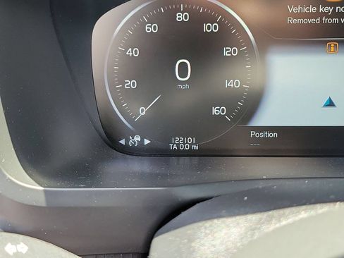 Used 2020 Volvo XC90 T6 Momentum AWD/4WD image 12