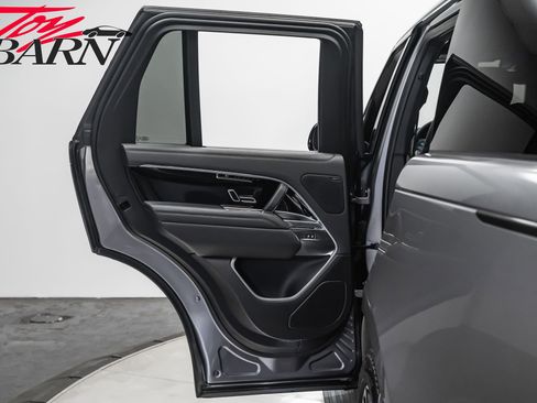 Used 2023 Land Rover Range Rover SE image 39