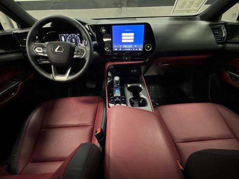 Used 2025 Lexus NX 250 FWD image 39
