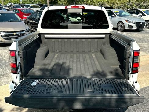 Used 2024 Nissan Frontier SV w/ SV Convenience Package RWD image 28