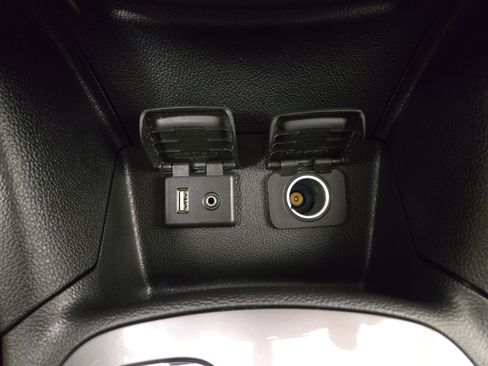 Used 2018 Chevrolet Cruze LT FWD image 25