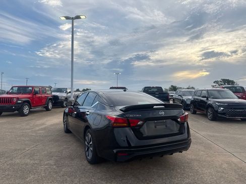 Certified 2023 Nissan Altima 2.5 SV FWD image 15