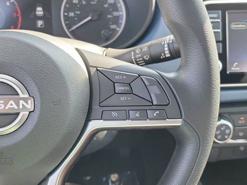 Used 2025 Nissan Versa SV w/ Trunk Package FWD image 8