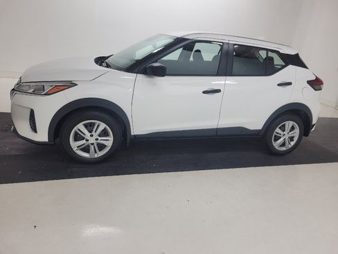 Used 2024 Nissan Kicks S FWD image 2