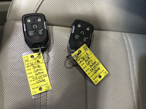 Used 2018 GMC Yukon Denali image 31