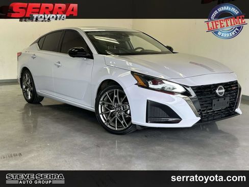 Used 2023 Nissan Altima 2.0 SR FWD image 1
