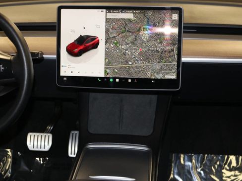 Used 2023 Tesla Model Y Performance image 22